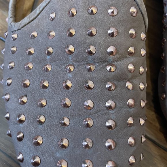 Matiko Tan Loafer with Rose gold Studs -7.5- - Picture 9 of 14